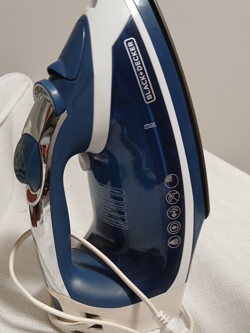 Black & Decker Blue and White Steam Iron with Chrome Accents